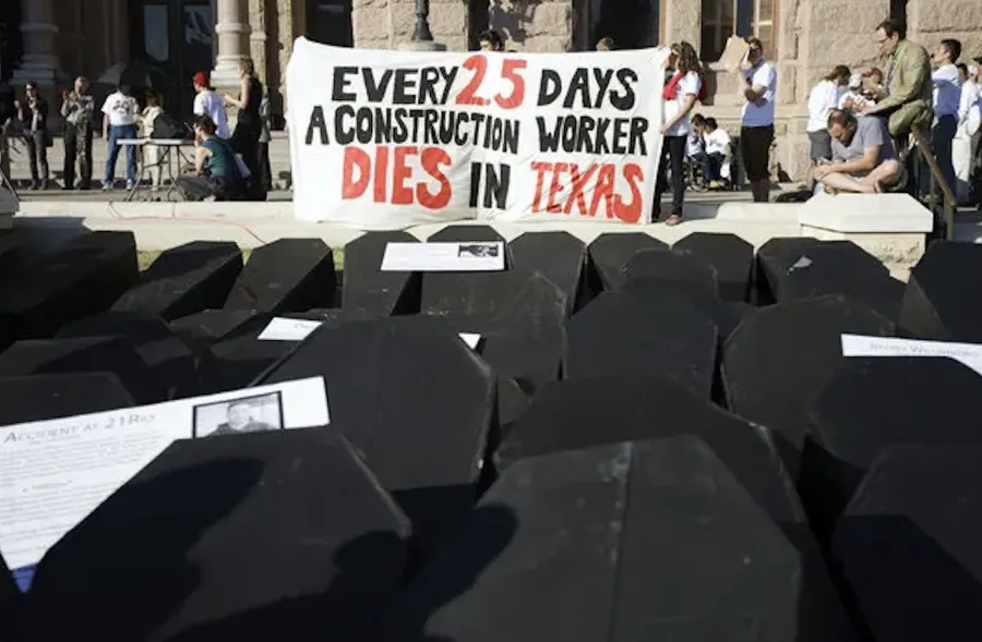 Photo of a sign that says "Every 2.5 days a construction worker dies in Texas"